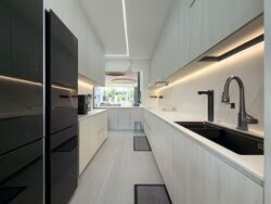 Oasis @ Mulberry (D13), Terrace #574253961